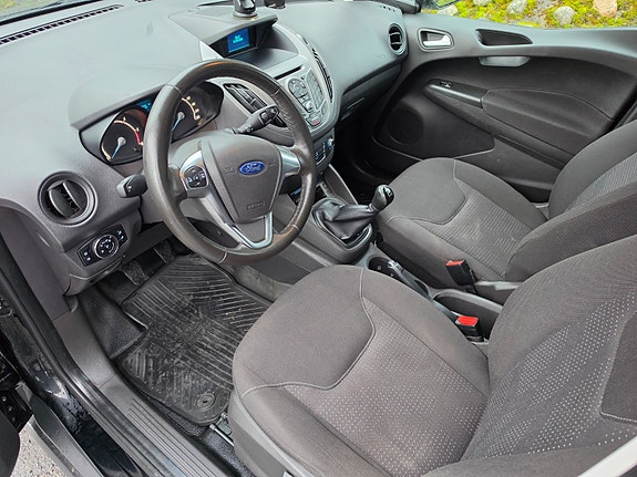 Ford Transit Courier 9 of 26
