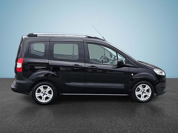 Ford Transit Courier 5 of 26