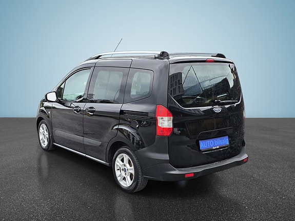 Ford Transit Courier 3 of 26