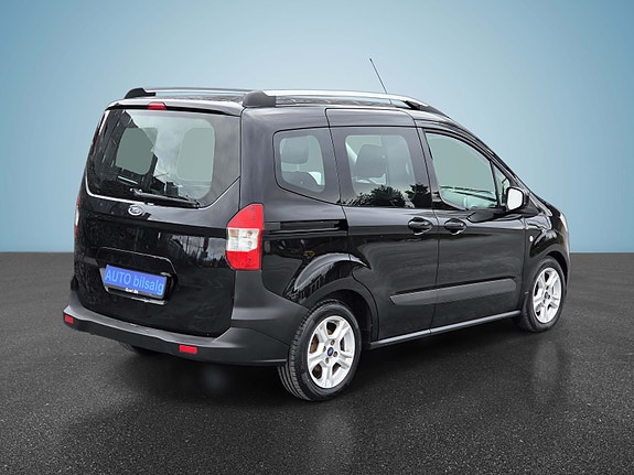 Ford Transit Courier 4 of 26