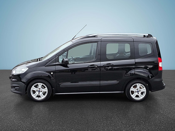 Ford Transit Courier 2 of 26
