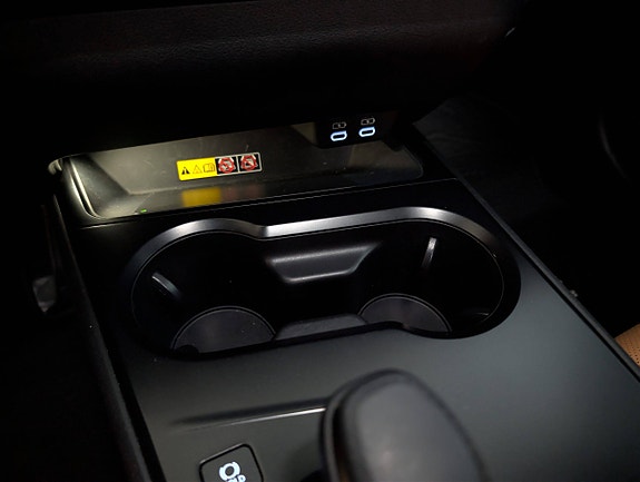 Lexus UX300e 18 of 27