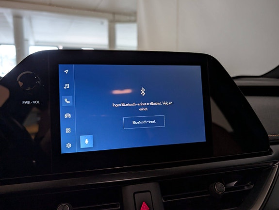 Lexus UX300e 24 of 27