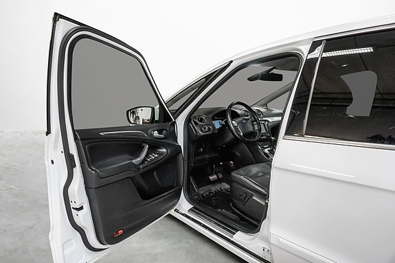 Ford S-MAX 10 of 30