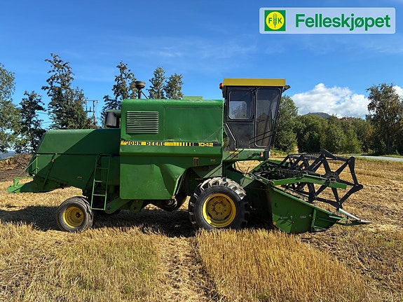 John Deere 1042 treske, nylig tatt stor service 2 of 8