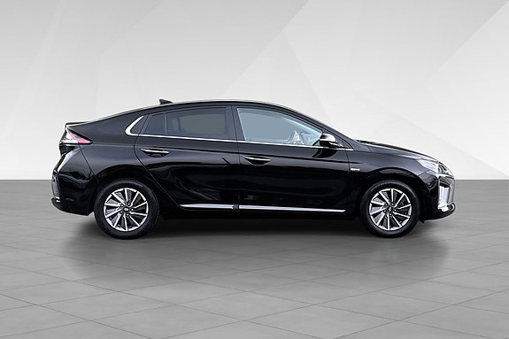 Hyundai IONIQ 8 of 20
