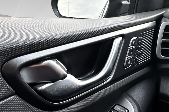 Hyundai IONIQ 19 of 20