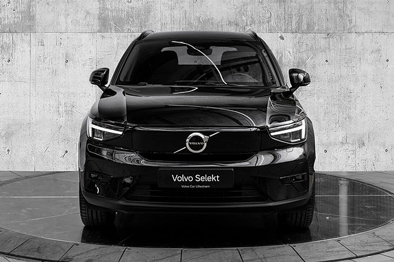 Volvo EX40 3 of 30