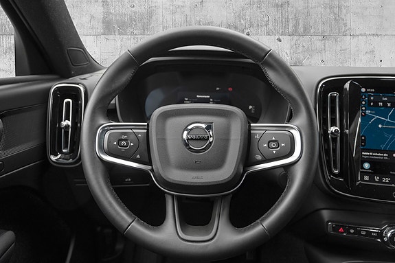 Volvo EX40 13 of 30