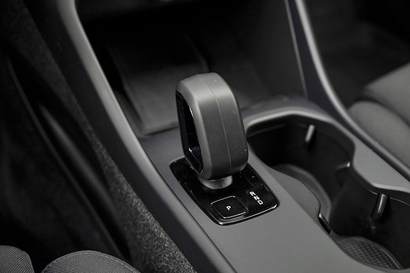Volvo EX40 17 of 30