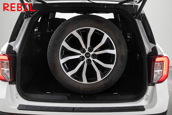 Ford Explorer 27 of 30