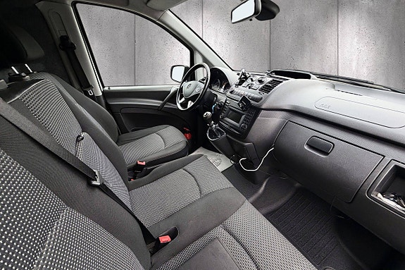 Mercedes-Benz Vito 113 8 of 22