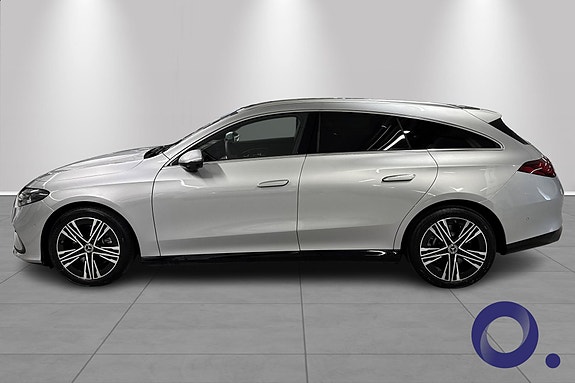 Mercedes-Benz CLA350 4 of 20