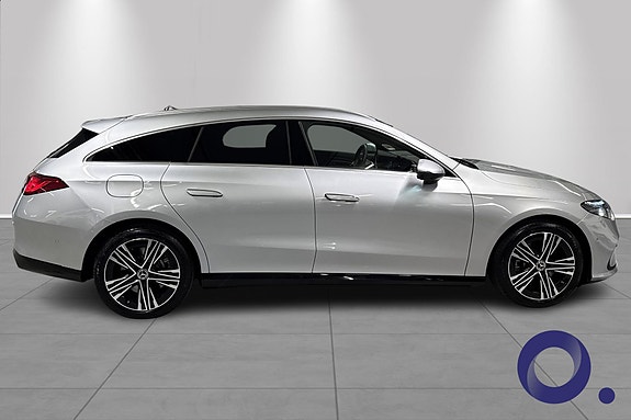 Mercedes-Benz CLA350 5 of 20