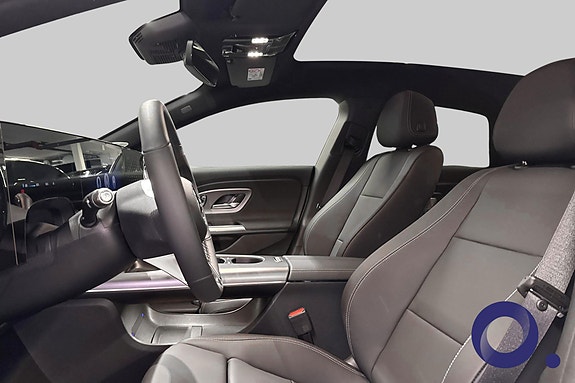 Mercedes-Benz CLA350 10 of 20