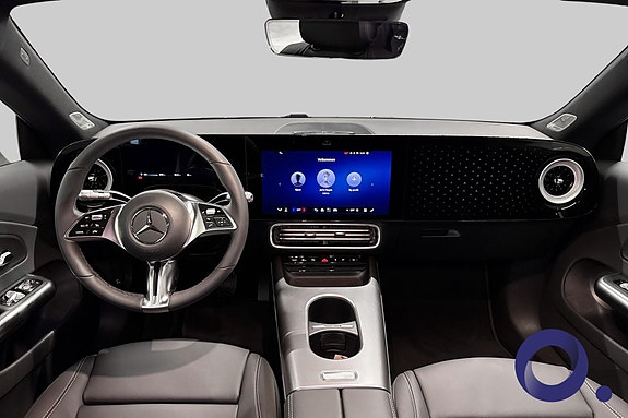 Mercedes-Benz CLA350 12 of 20