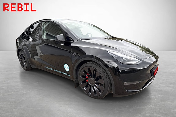 Tesla Model Y 3 of 17
