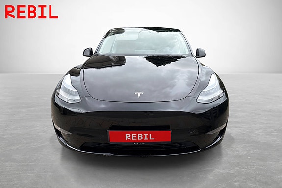 Tesla Model Y 2 of 17