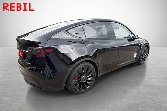 Tesla Model Y 4 of 17