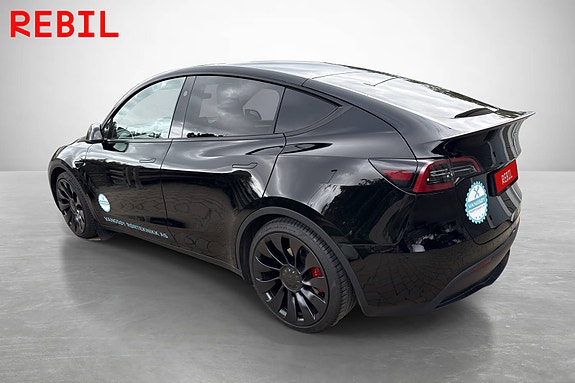 Tesla Model Y 6 of 17