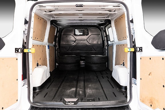 Ford Transit Custom 25 of 25