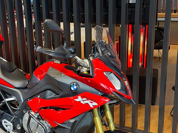 BMW S 1000 XR "Fullutstyrt" med koffertsett 4 of 11