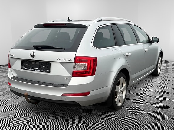 Skoda Octavia 3 of 8
