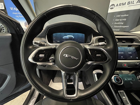 Jaguar I-PACE 23 of 30