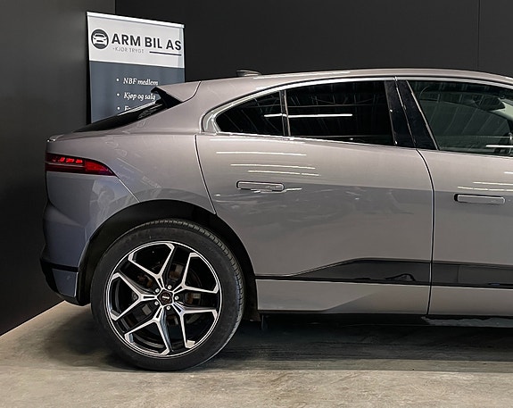 Jaguar I-PACE 5 of 30