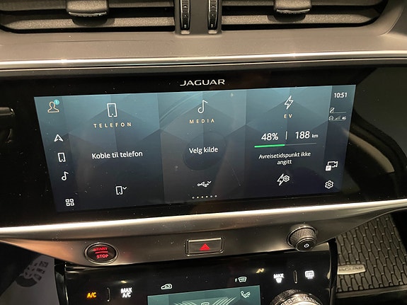 Jaguar I-PACE 30 of 30
