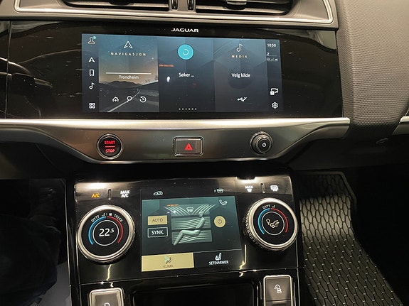 Jaguar I-PACE 28 of 30