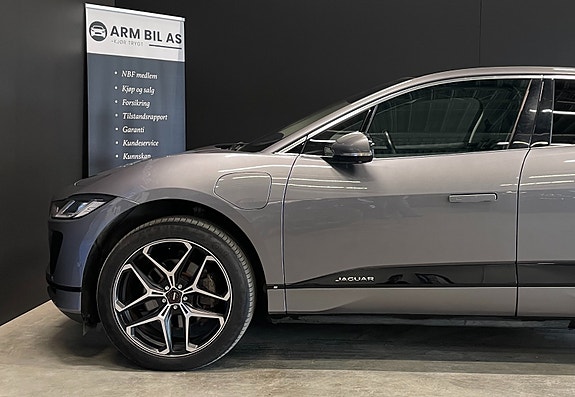 Jaguar I-PACE 14 of 30