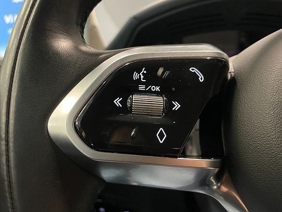 Jaguar I-PACE 24 of 30