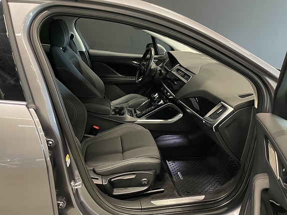 Jaguar I-PACE 6 of 30