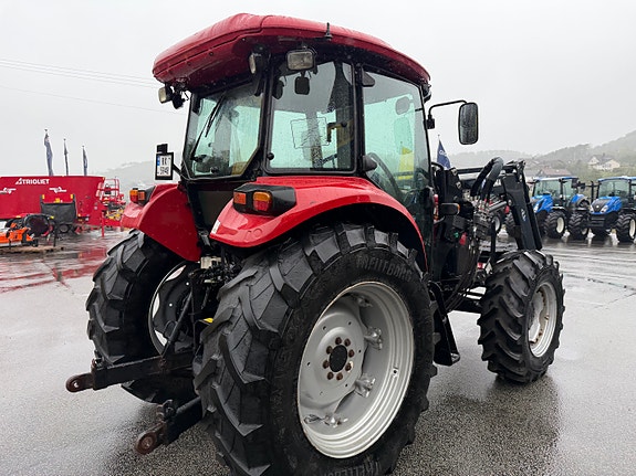 CASE IH Farmall 85A 4 of 30