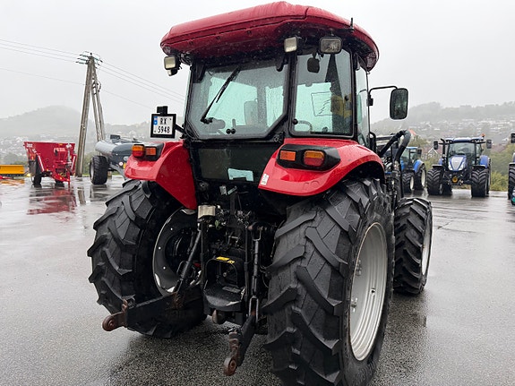CASE IH Farmall 85A 3 of 30