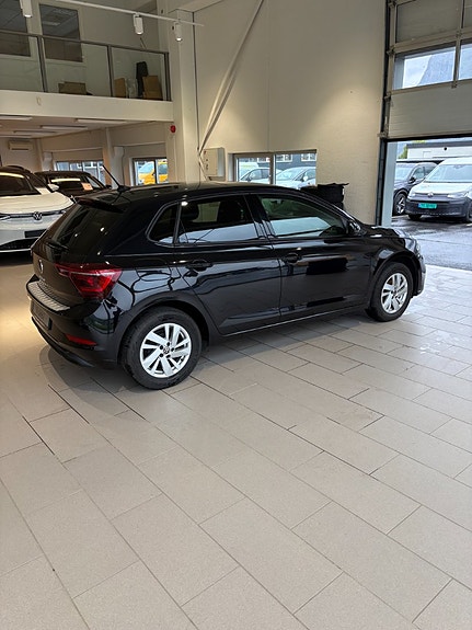 Volkswagen Polo 3 of 15