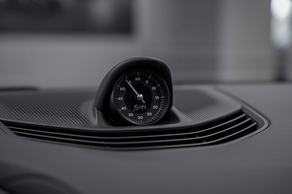 Porsche Taycan Cross Turismo 24 of 30