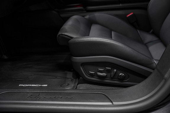 Porsche Taycan Cross Turismo 30 of 30