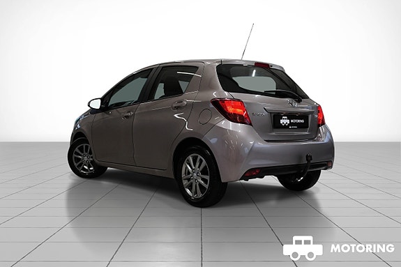 Toyota Yaris 3 of 30