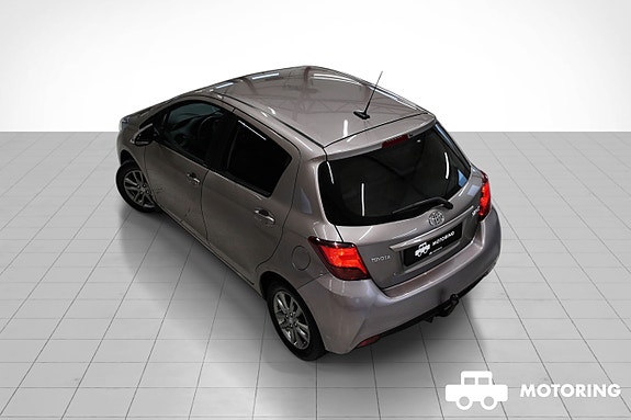 Toyota Yaris 9 of 30