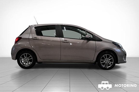 Toyota Yaris 6 of 30