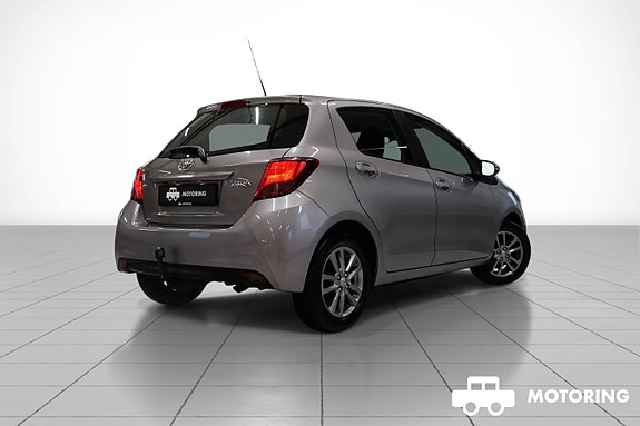 Toyota Yaris 5 of 30