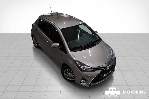 Toyota Yaris 10 of 30