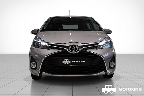 Toyota Yaris 8 of 30