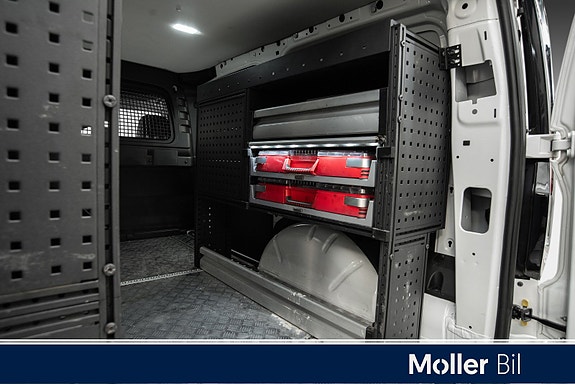 Volkswagen Caddy Maxi 13 of 26