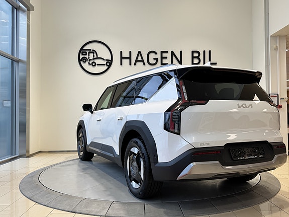 Kia EV9 4 of 27