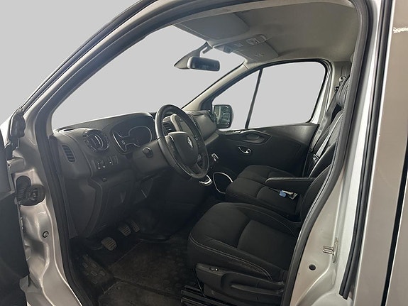 Renault Trafic 7 of 19
