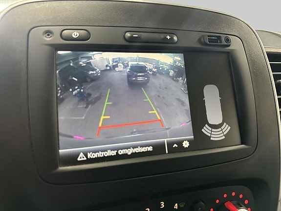 Renault Trafic 12 of 19