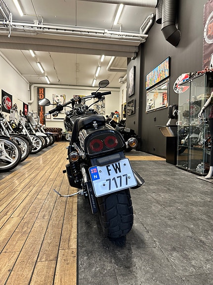 Harley-Davidson FXDF Dyna Fat Bob 8 of 9